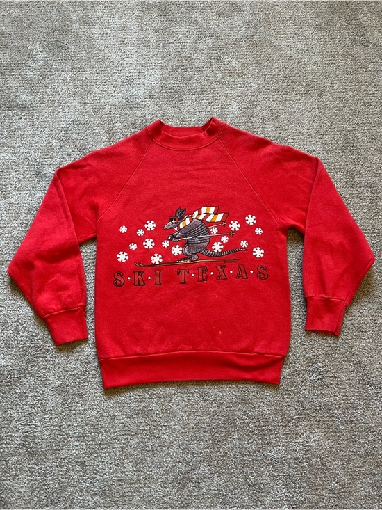 American Vintage Sweaters - VTG 80’s Armadillo Ski Texas Red Crewneck Sweate